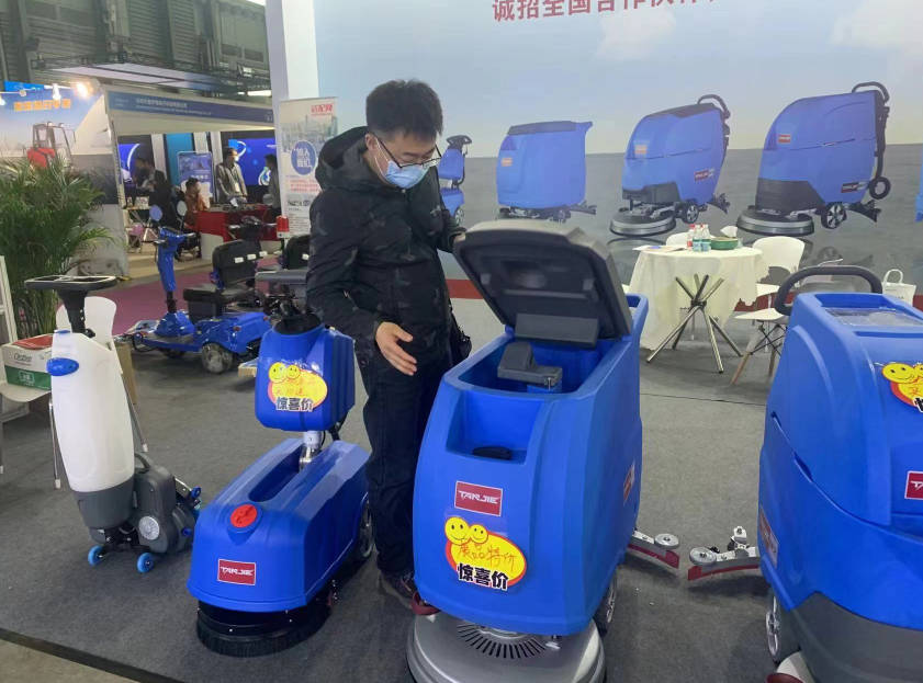 吕梁坦洁洗地机公司致力于电动洗地机的生产、销售和服务百家